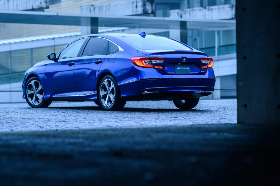  Honda Accord e:HEV (CV) 2020 года  (JP) (фото 4 из 28)